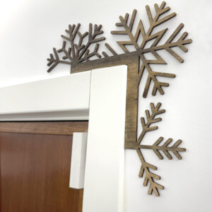 adorno navideño marco puerta nieve